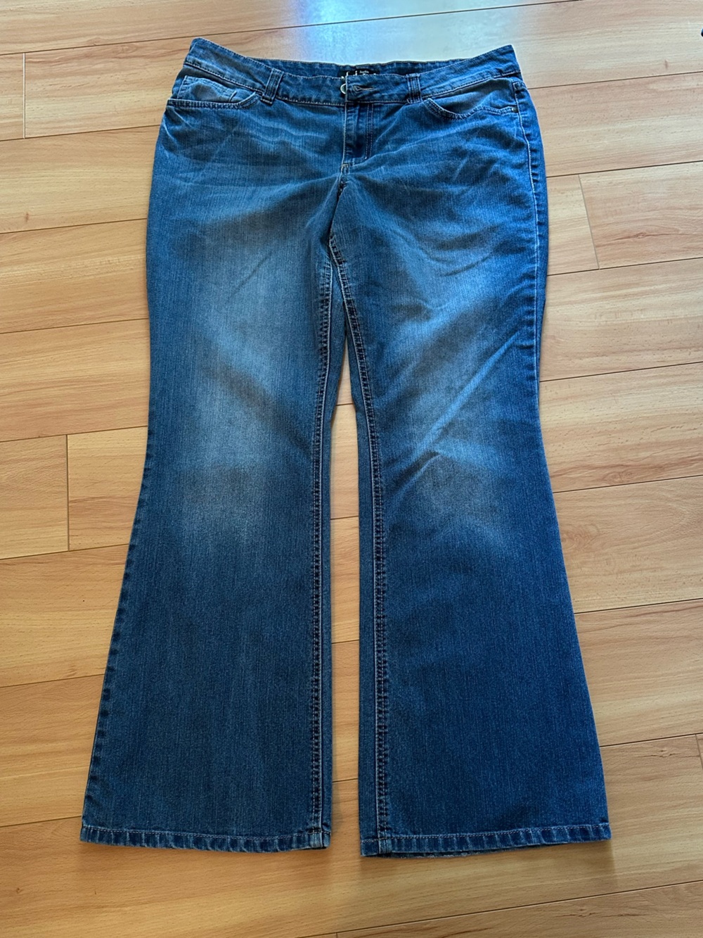 lei Flare Low-Rise Jeans Sophia hipster flare Bootcut embroidered Juniors 15
